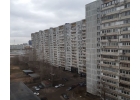 Прдам 1-к квартиру в районе с развитой инфраструктурой.